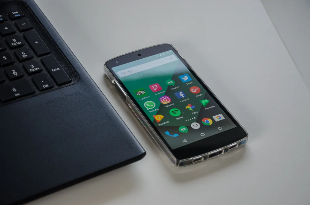 Smartphone evolution: keypad mobile to modern AI smartphone